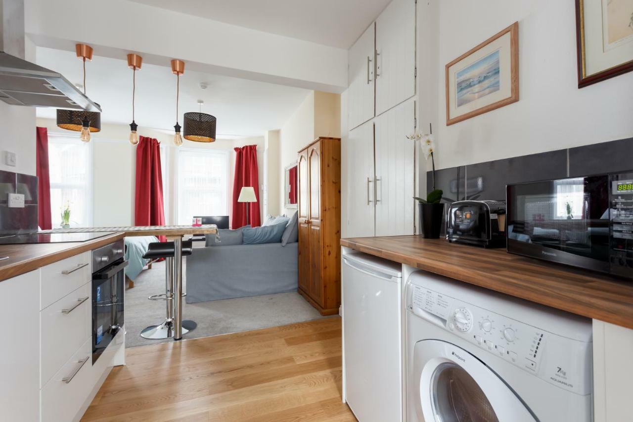 Stylish Town Centre Apartment Close To Beach And Shops Bournemouth Zewnętrze zdjęcie
